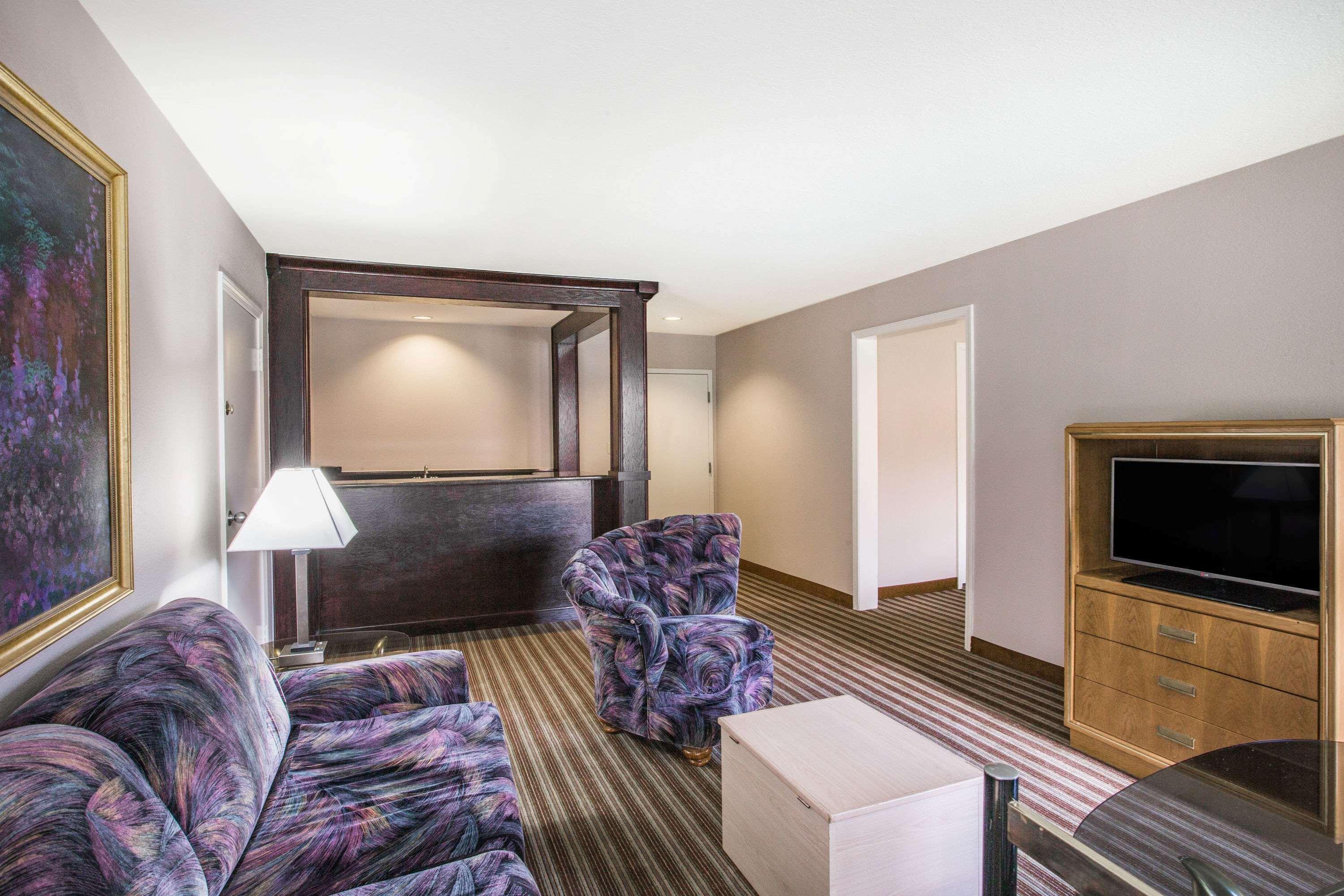 Hotel Super 8 By Wyndham Oxford Zewnętrze zdjęcie